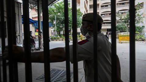 29 hombres fueron arrestados este jueves por violar en grupo a una joven de 15 años durante ocho meses.