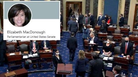 Líderes cuestionan el poder que se le da a la parlamentaria Elizabeth MacDonough para decidir sobre la reforma migratoria.