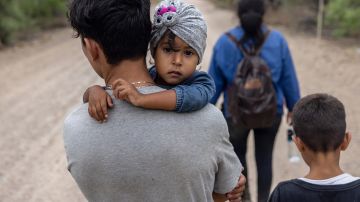 En México se triplicó la llegada de menores migrantes solos o acompañados.