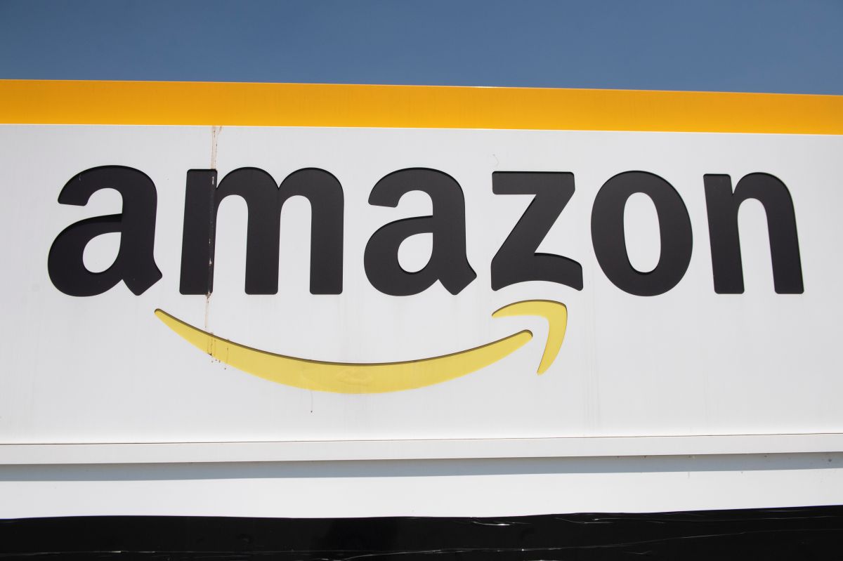 Amazon seeks to hire more than 100,000 new workers and offers bonuses of up to $ 3,000 for signing a contract