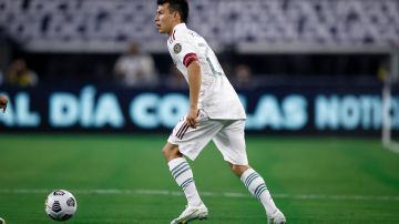 ARLINGTON, TEXAS - JULY 10: Hirving Lozano #22 of Mexico dribbles the ball against Trinidad and Tobago in the first half of the 2021 CONCACAF Gold Cup Group A Match at AT&T Stadium on July 10, 2021 in Arlington, Texas. (Photo by Tom Pennington/Getty Images)