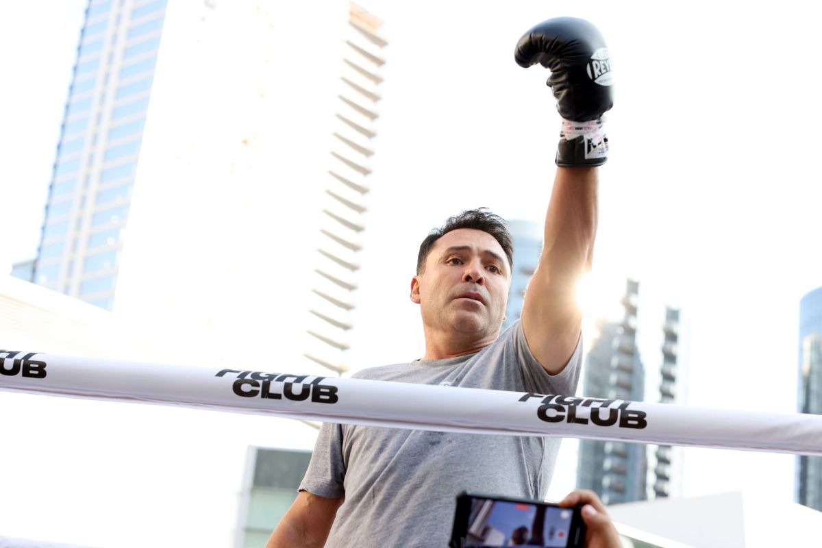 Óscar de la Hoya revealed that he has COVID-19 and gets out of his fight against Vitor Belfort