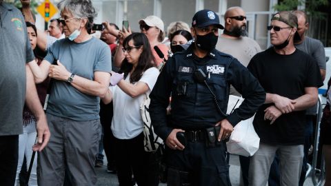 Miles de policía y unidades de detección de bombas fueron desplegados en Nueva York para el aniversario del 911.