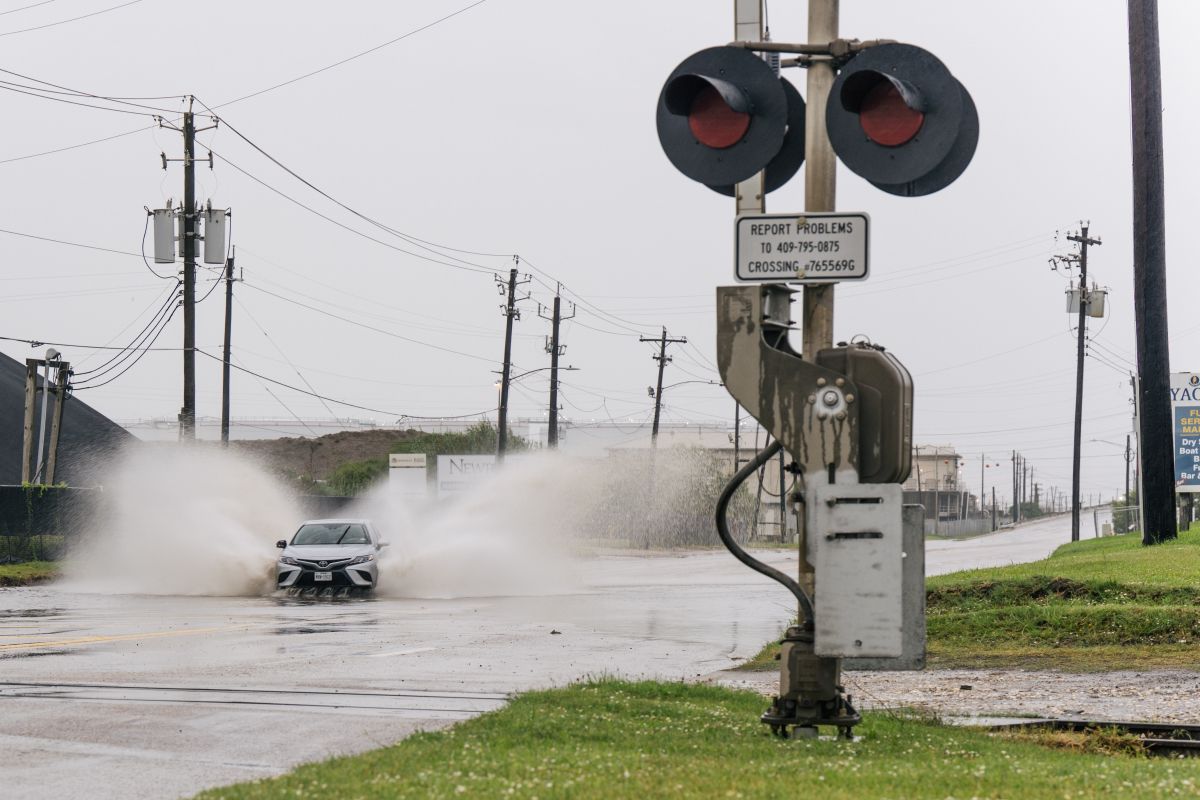 Tropical Storm Nicholas has Louisiana on alert for more flooding