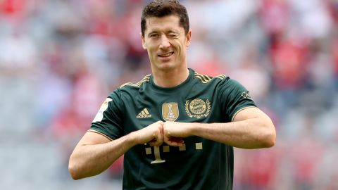 Robert Lewandowski se convirtió en el primer futbolista en llegar a los 50 goles en el 2021.