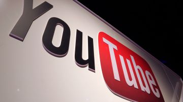 YouTube es amenazado por gobierno de Rusia tras haber bloqueado cuentas de RT.