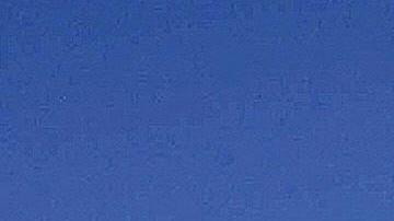 La capa de ozono atmosférica protege la vida en la Tierra.