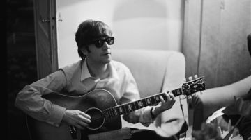 Subastan grabación inédita de John Lennon que data de los 70
