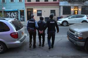 ICE establece nuevas reglas para detenciones y deportaciones de inmigrantes