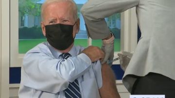 Esta tarde, el presidente Joe Biden recibió su vacuna de reforzamiento contra COVID-19.