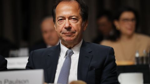 Multimillonario en medio de un divorcio de $4,700 millones de dólares ahora sale con latina gurú de dietas en Instagram, quien tiene la mitad de su edad