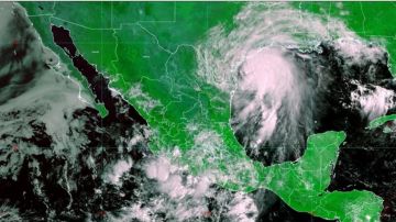 Nicholas provoca fuertes lluvias en México y sería huracán este lunes al tocar Estados Unidos