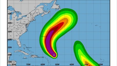 El Centro Nacional de Huracanes no ha emitido ninguna alerta por Sam, pero sí prevé que su paso deje corrientes de resaca y marejadas fuertes en la costa Este.