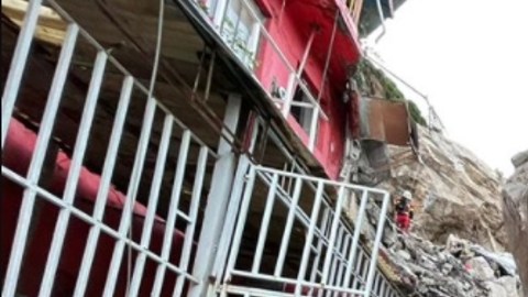 Un deslizamiento provocado por las lluvias en los últimos días dejó un muerto y 10 desaparecidos en la comunidad al norte de la Ciudad de México.