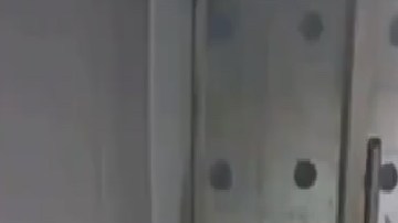 VIDEO: "Mula" del narco muere en aeropuerto; el hispano llevaba cocaína en el estómago que lo envenenó