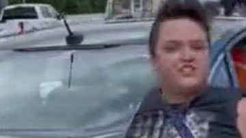 VIDEO: "Sal del auto", conductora de Lyft pide a gritos a pasajero que baje de auto y lo abandona en medio de carretera