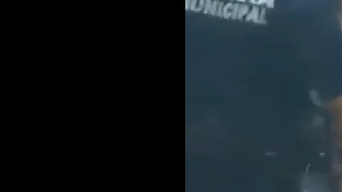 VIDEO: Ataca con machete a hombre, se da a la fuga, lo detienen, agrede a policías y lo abaten