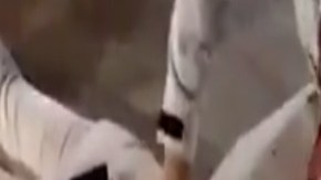 VIDEO: Mujer embarazada cachetea a oficial mexicana y termina sometida