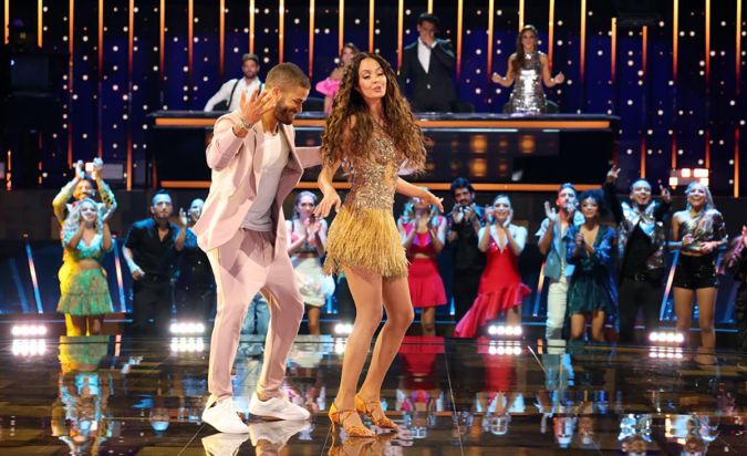 Yassmany y Kimberly se despidieron de la pista de 'Así Se Baila' al ritmo de una bachata. Foto: Alex Tamargo/ Telemundo