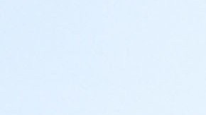 Foto de dos personas cerrando un contrato