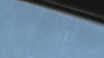 Foto de una adolescente conduciendo