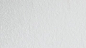 La línea del corazón está en la parte superior de la palma.