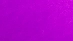 Foto de una mano mostrando un celular en cuya pantalla se ve la aplicación de Lyft