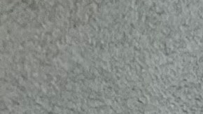 La enfermera Elisa Méndez aplica la vacuna contra covid a Derek León, un menor de 14 años. (Araceli Martínez/La Opinión)