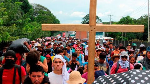 Miles de migrantes continúan su marcha rumbo a la Ciudad de México y los EE.UU..