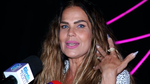 Niurka estalla contra Lyn May por promover el uso de botox