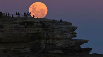Generaciones han observado la Luna para predecir el tiempo.