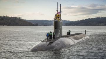 La pareja es sospechosa de tratar de vender secretos de submarinos nucleares de EE.UU.