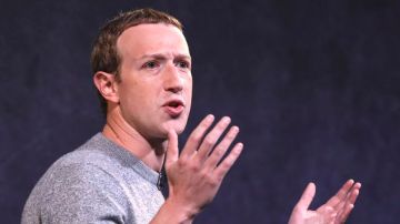 Mark Zuckerberg se disculpó por el reciente colapso de la compañía.