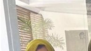 Aman Khalili (3o desde la derecha) y su familia.