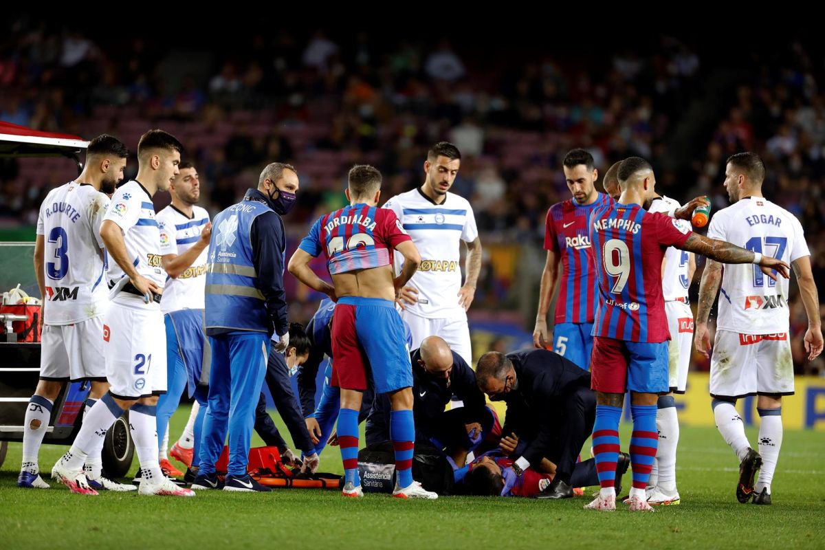 Alert in Barcelona: Sergio ‘Kun’ Agüero had to leave the Camp Nou by ambulance due to a cardiac event