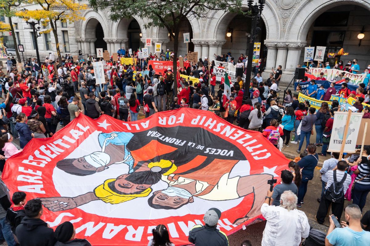 Organizaciones como Voces de la Frontera han organizado marchas para presionar a los demócratas en el Congreso.
