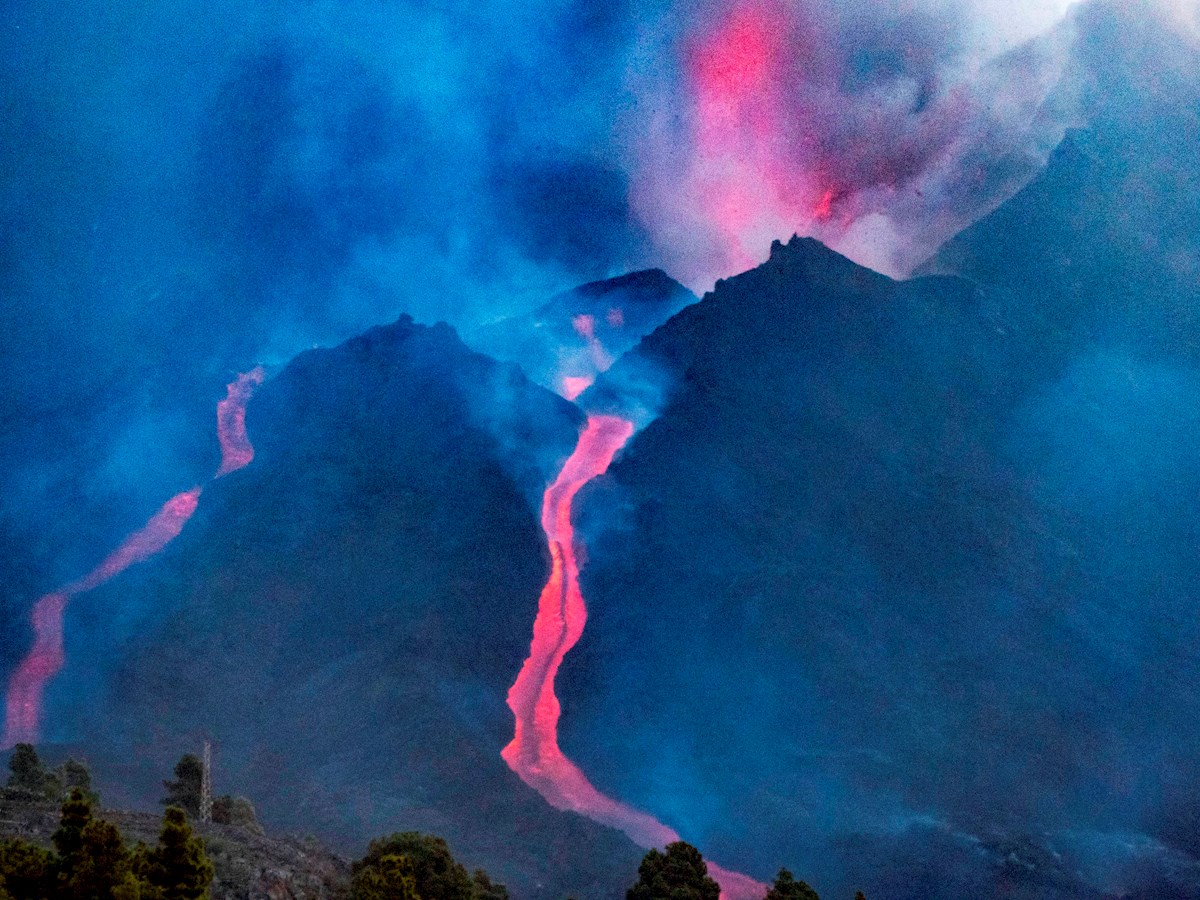 Cumbre Vieja volcano in Spain celebrates three weeks in eruption and destruction