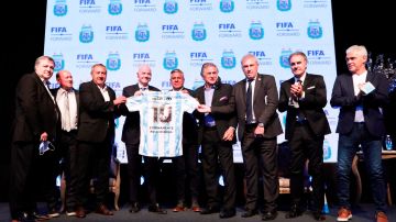 El presidente de la FIFA se reunió con miembros de la AFA