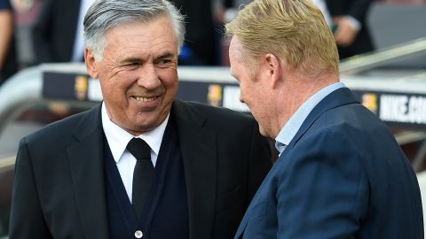 Carlo Ancelotti y Ronald Koeman conversaron amistosamente antes del clásico.