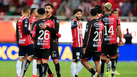 Atlas se quedó con el Clásico Tapatío y se subió a la cima de la clasificación.