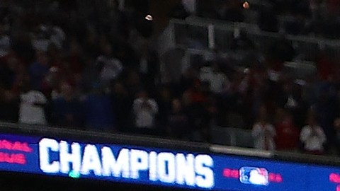 Brian Snitker, el mánager de Bravos de Atlanta que llevó a su equipo a una Serie Mundial tras 21 años de ausencia.