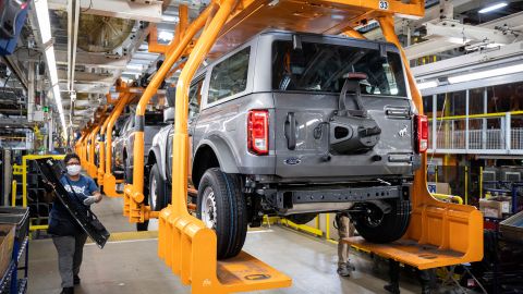 Foto de la línea de producción del Ford Bronco