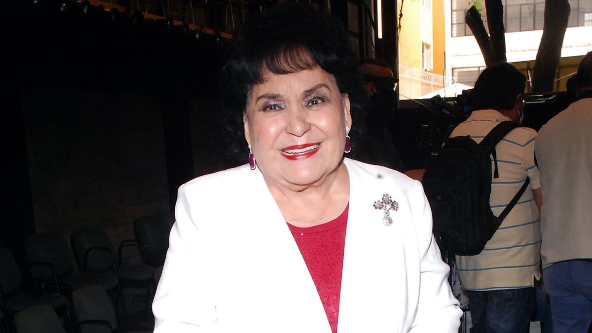 At 82, Carmen Salinas debuts in Tik Tok showing her ability to move her hips