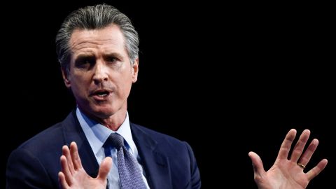 El gobernador Gavin Newsom cancela viaje a Glasgow para las conversaciones sobre el clima de la ONU citando "obligaciones familiares"