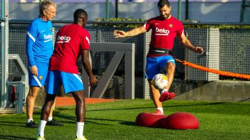 Dembélé y Agüero volvieron a entrenar con el grupo y su retorno se perfila para mediados de octubre.