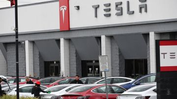 Newsom asegura que California seguirá teniendo un "futuro brillante" a pesar del traslado de Tesla a Texas-GettyImages-1208184787.jpeg