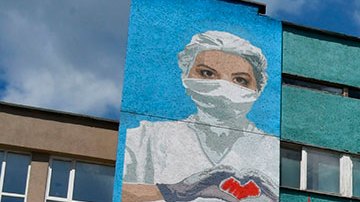 Comité de la OMS mantiene la emergencia global por la COVID-19.