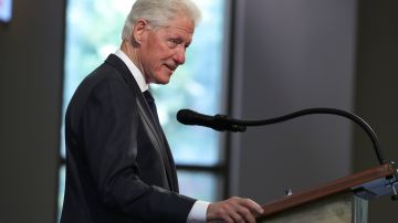 El expresidente Bill Clinton se está recuperando satisfactoriamente, según sus médicos.