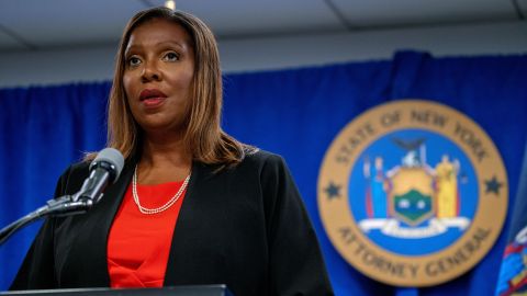 Letitia James pide rechazar demanda de Trump.