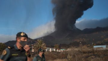 Las erupciones del volcán en La Palma y el polvo del Sahara proveniente de África afectarán la calidad del aire en el Caribe esta semana.